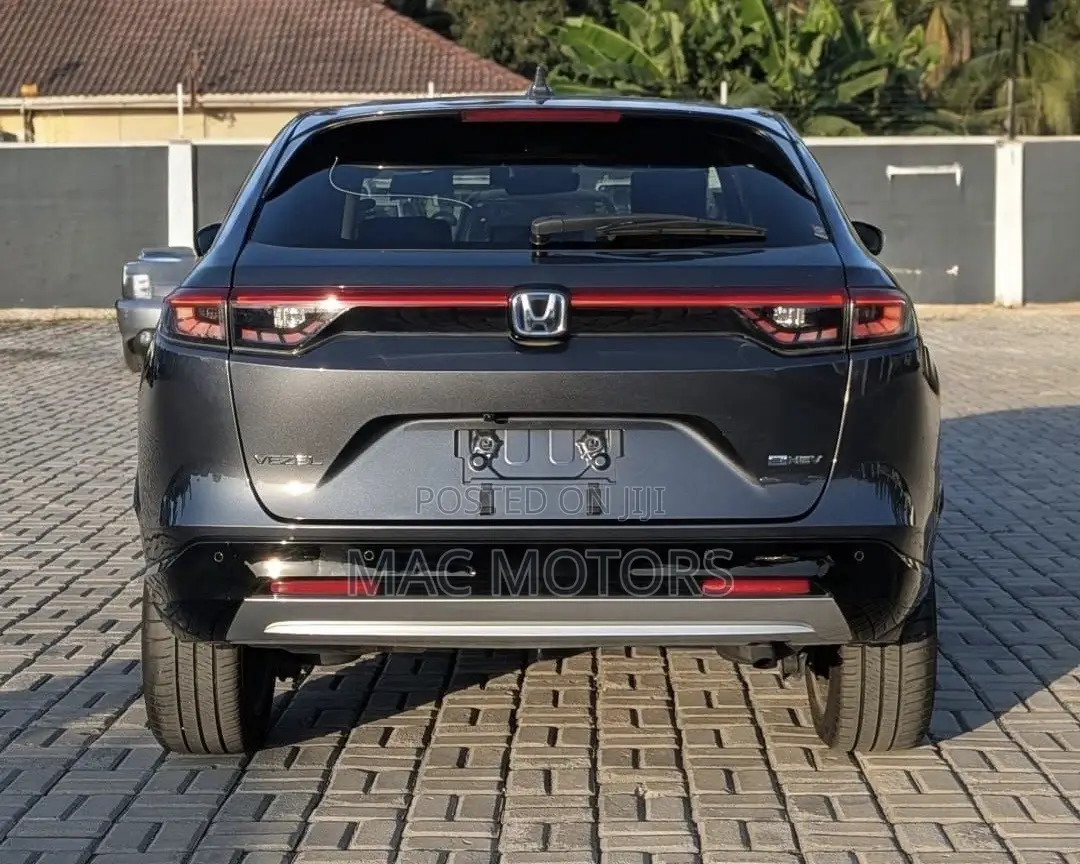 Honda Vezel 1.5 Hybrid 4WD 2021 Gray