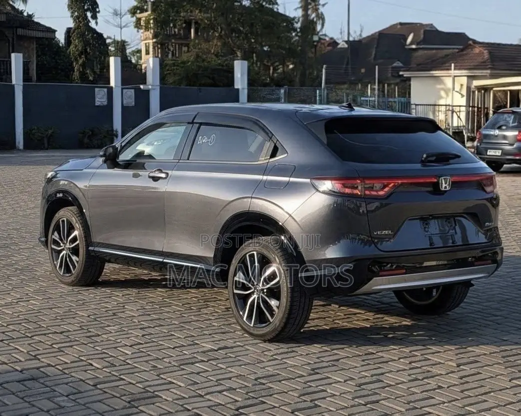Honda Vezel 1.5 Hybrid 4WD 2021 Gray