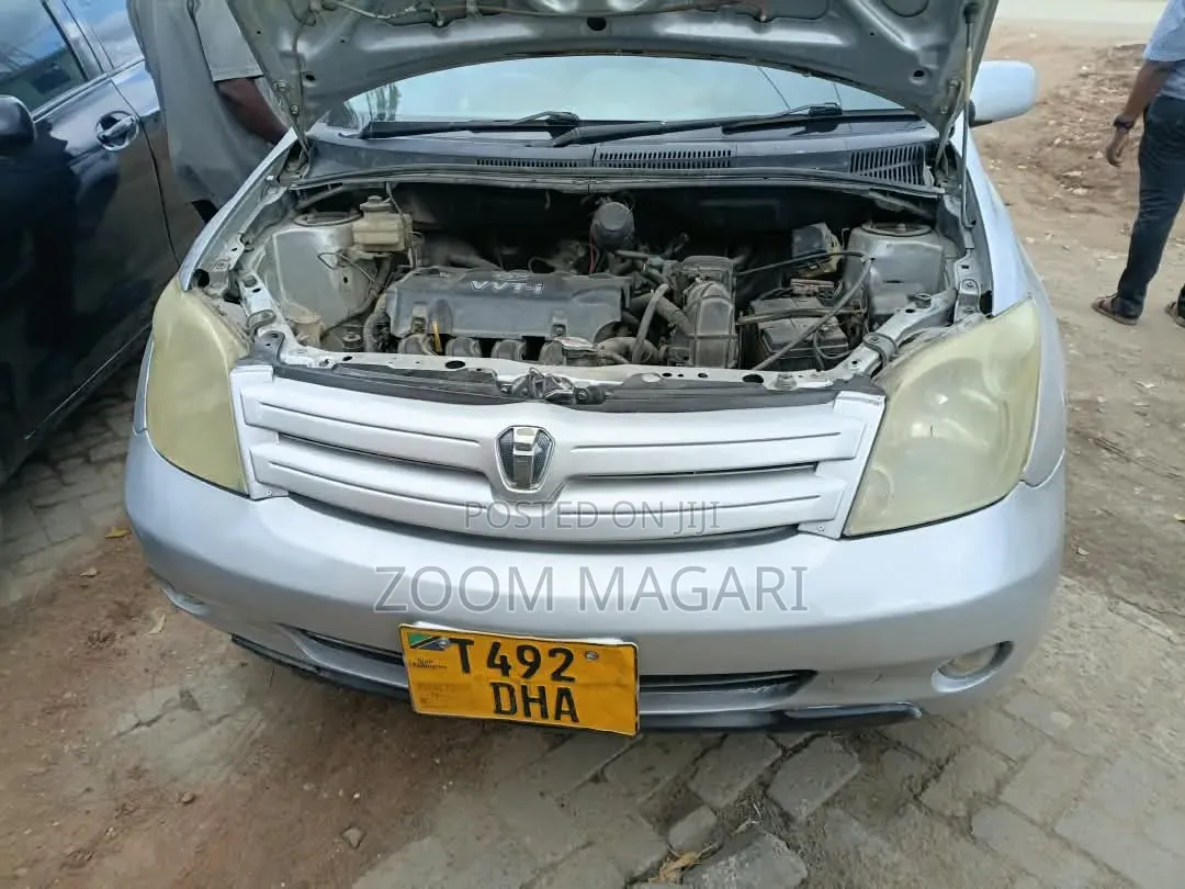Toyota IST 2006 Silver