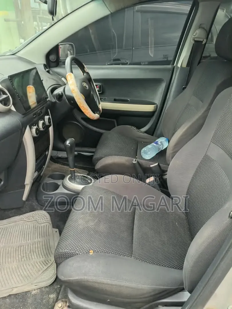 Toyota IST 2006 Silver