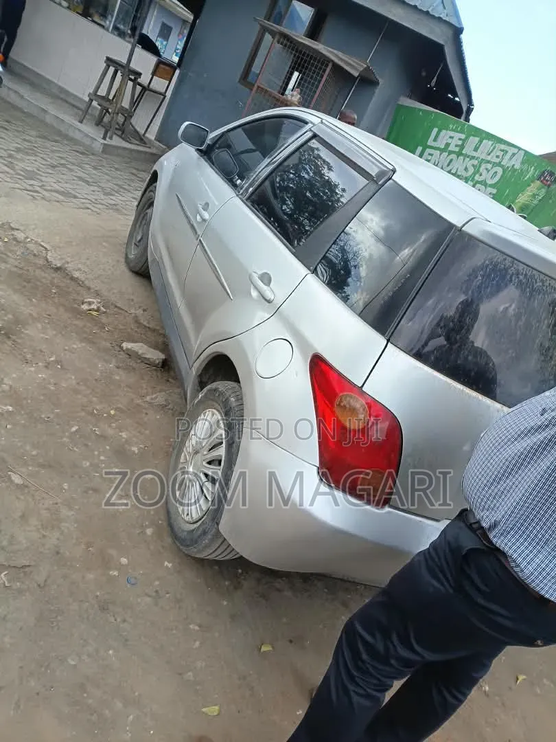 Toyota IST 2006 Silver