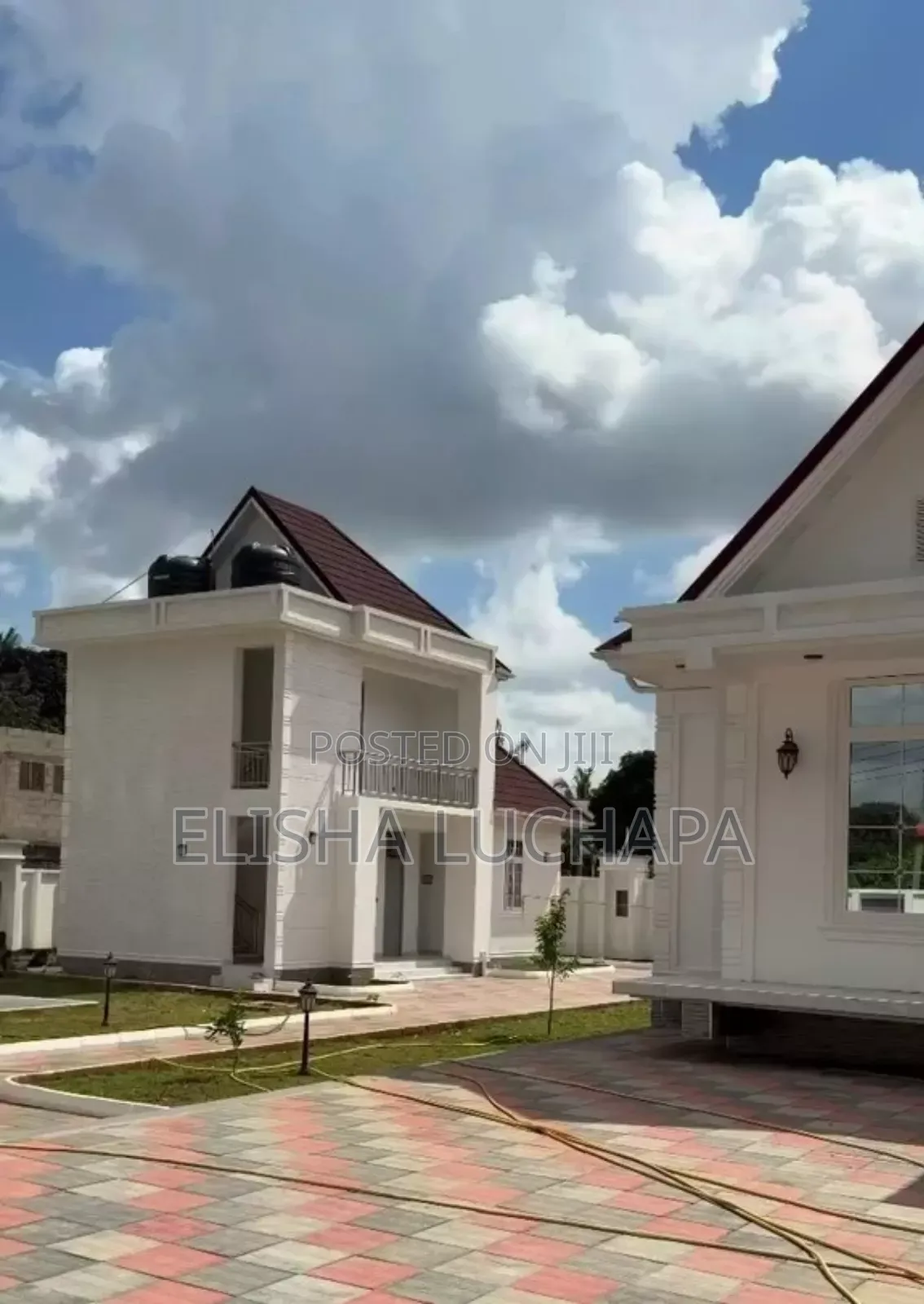 8bdrm Bungalow in Goba Center for sale