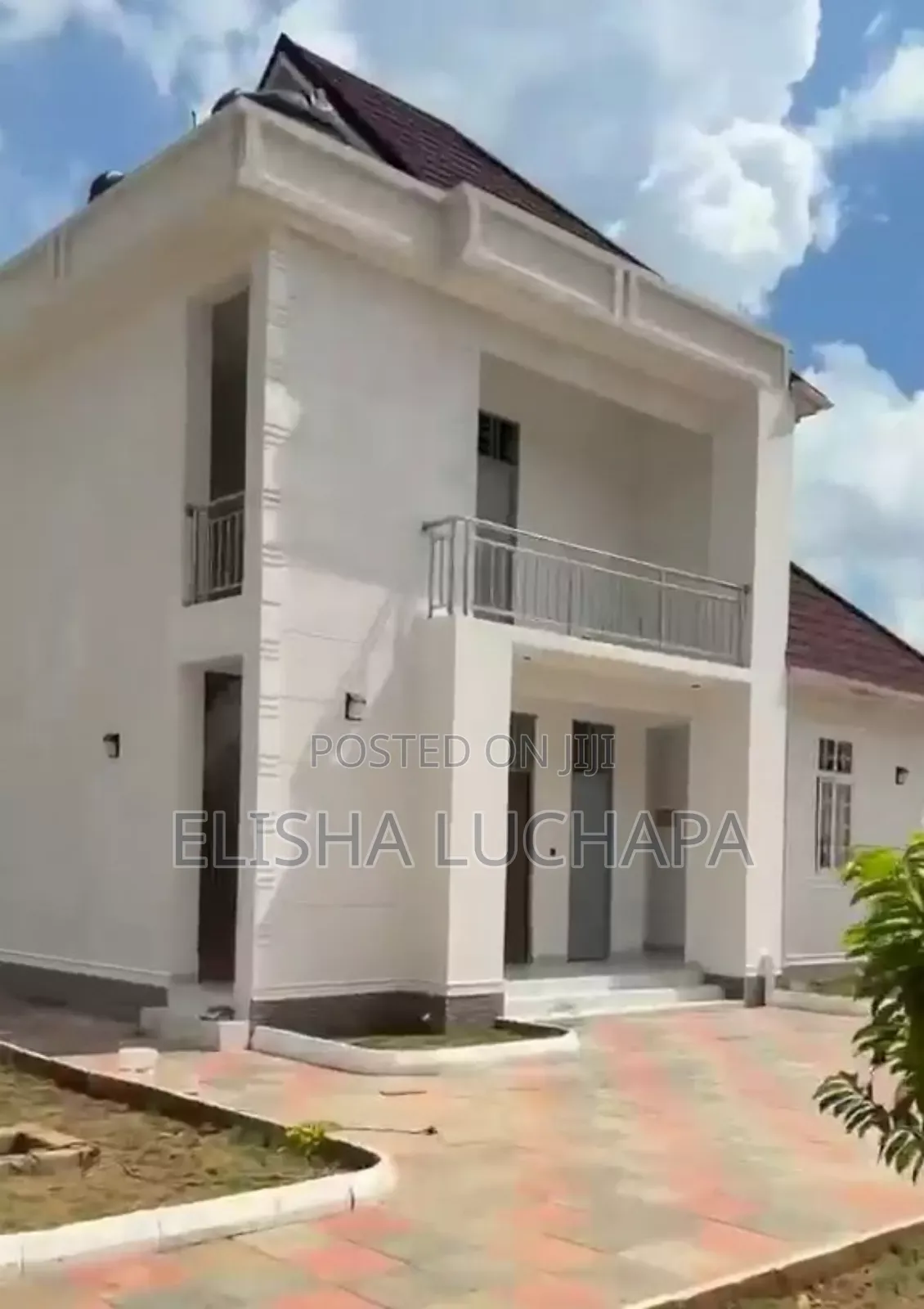 8bdrm Bungalow in Goba Center for sale