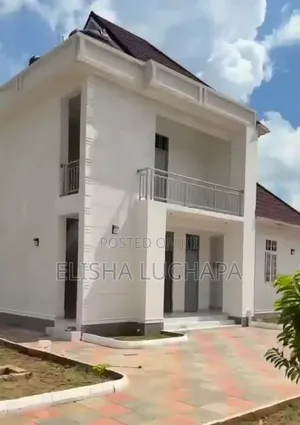 8bdrm Bungalow in Goba Center for sale