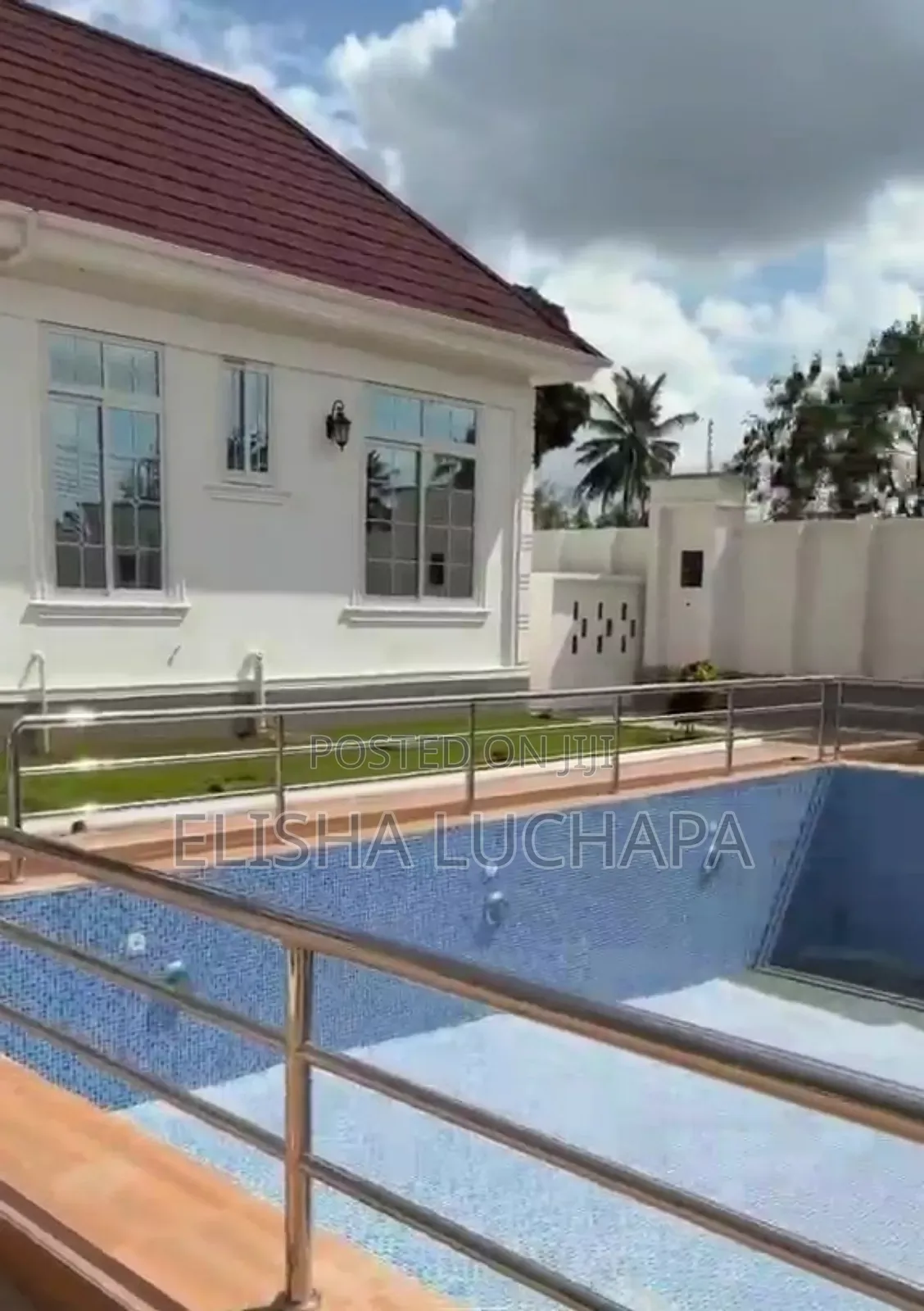 8bdrm Bungalow in Goba Center for sale
