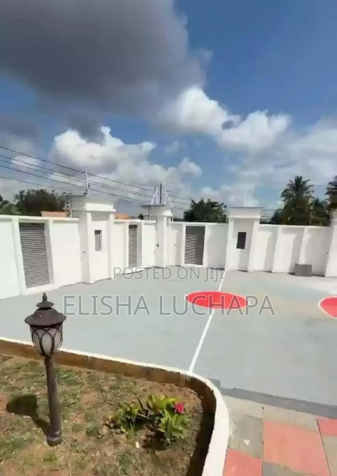 8bdrm Bungalow in Goba Center for sale