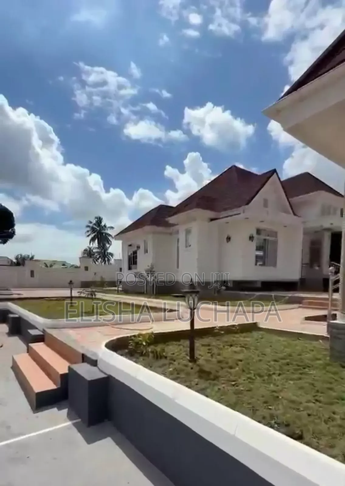 8bdrm Bungalow in Goba Center for sale