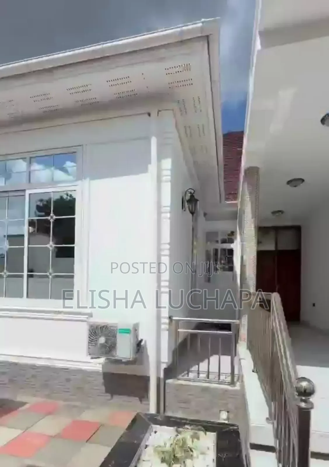 8bdrm Bungalow in Goba Center for sale