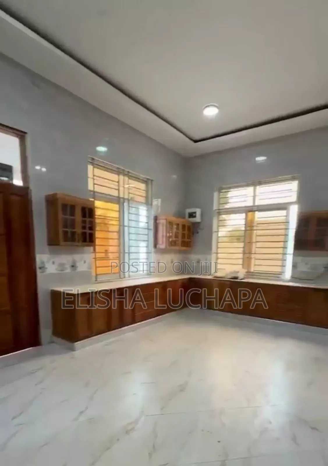 8bdrm Bungalow in Goba Center for sale