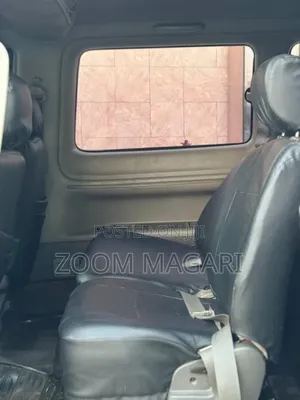 Toyota Noah 2001 Silver