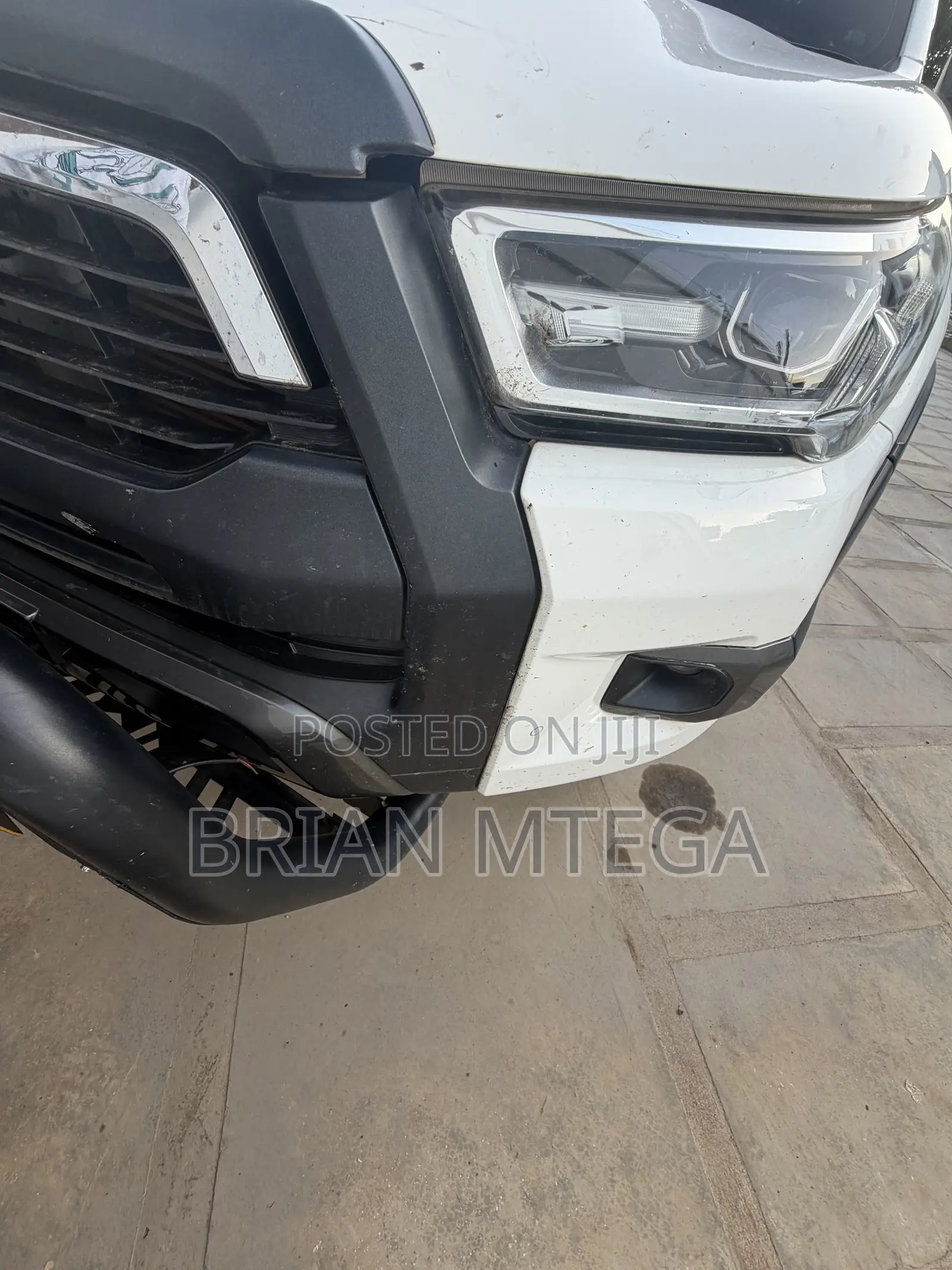 Toyota Hilux 2024 White
