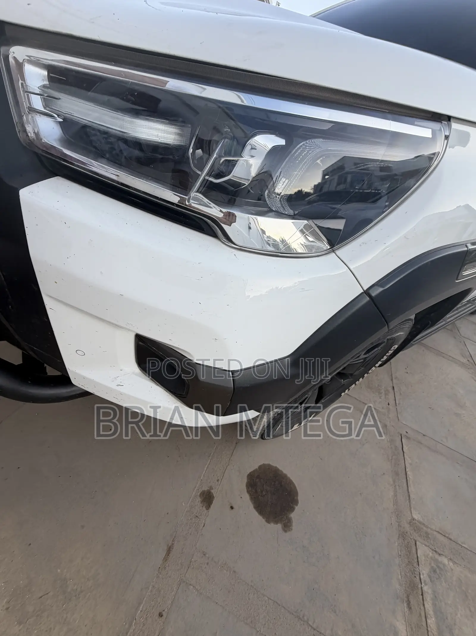 Toyota Hilux 2024 White