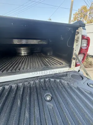 Toyota Hilux 2024 White