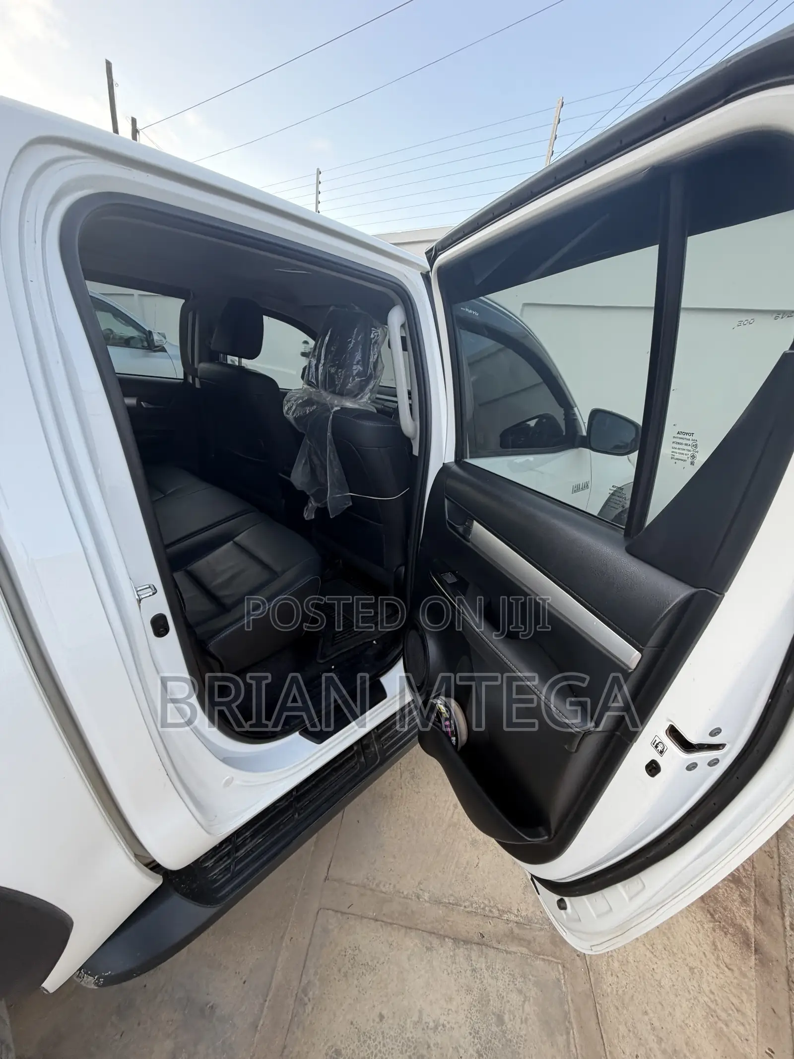 Toyota Hilux 2024 White