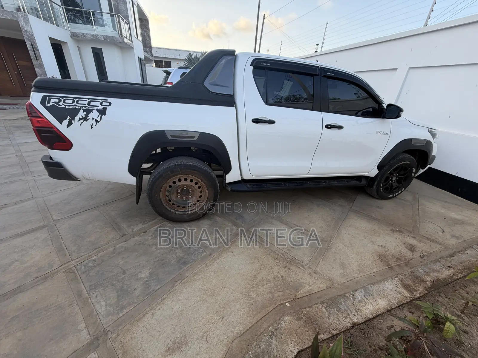 Toyota Hilux 2024 White