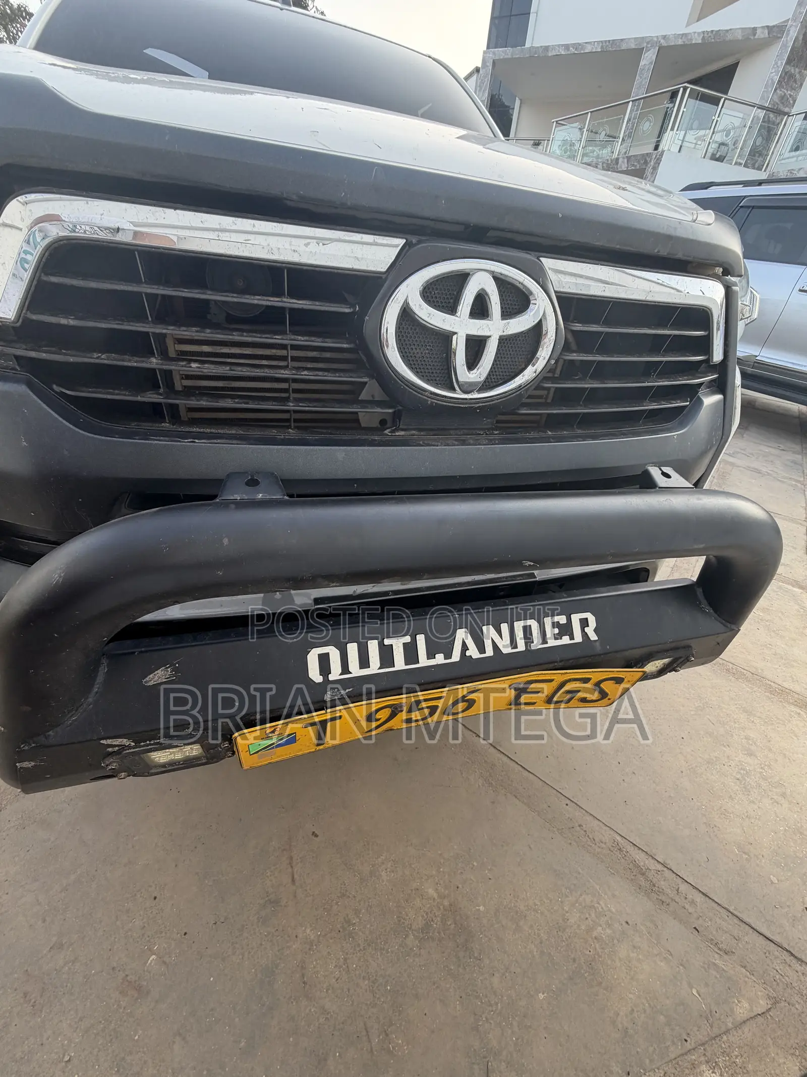 Toyota Hilux 2024 White