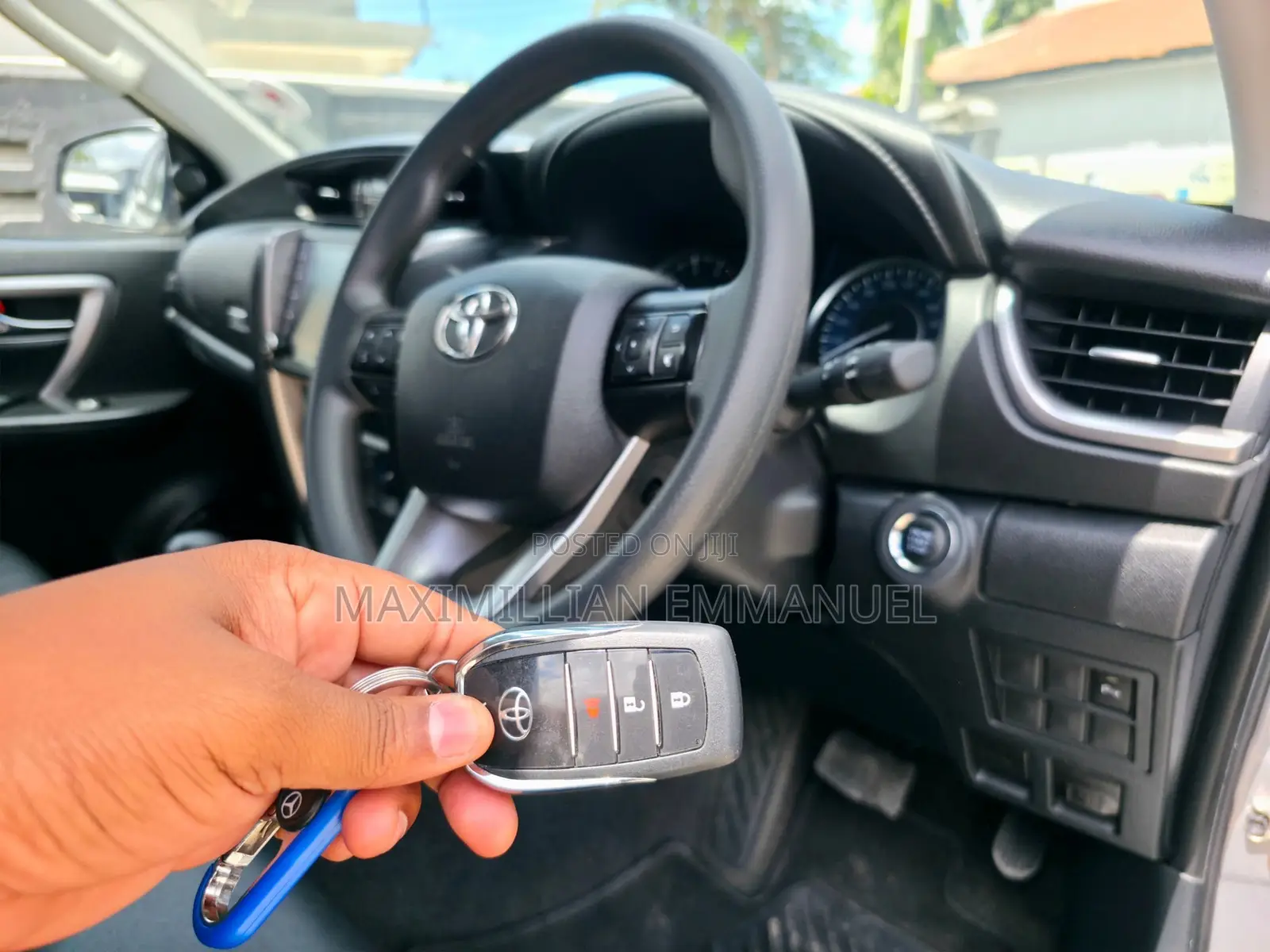 Toyota Fortuner 2023 Silver