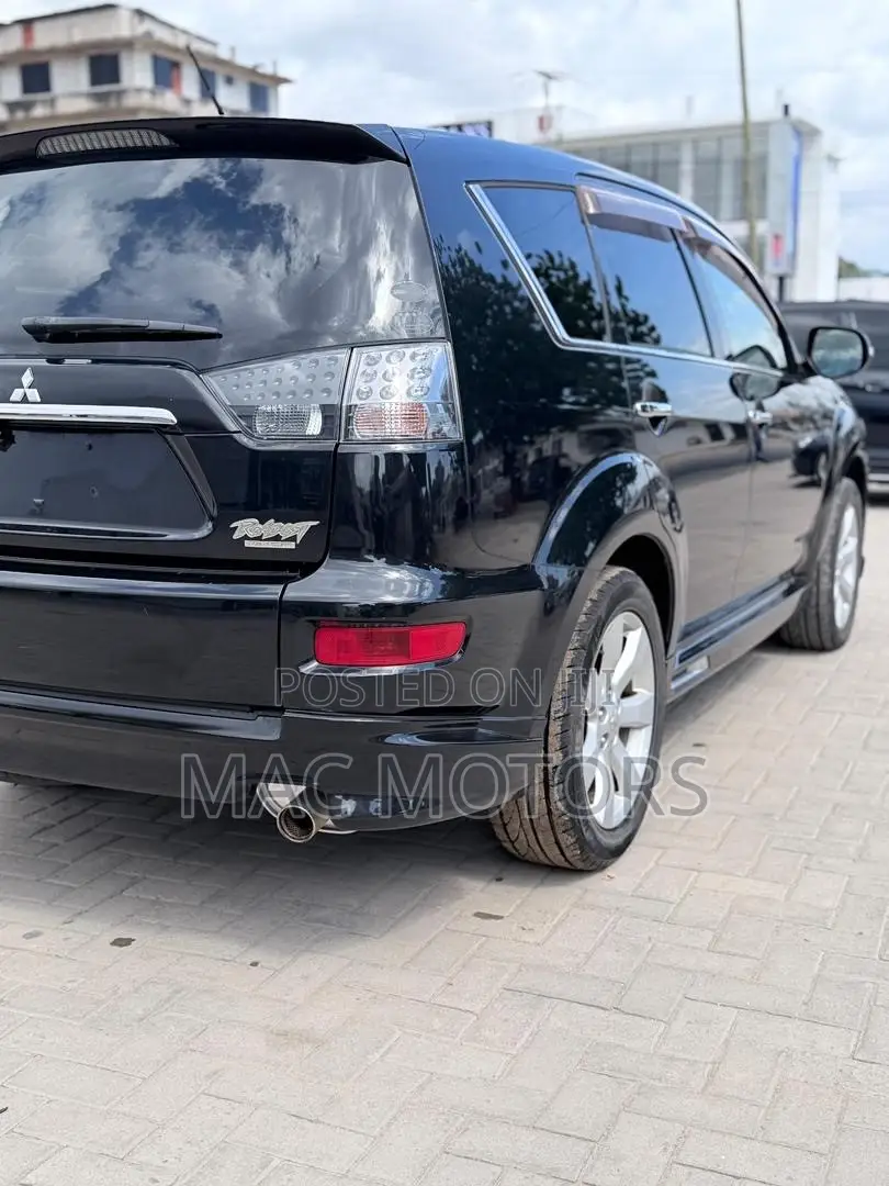 Mitsubishi Outlander 2011 Black