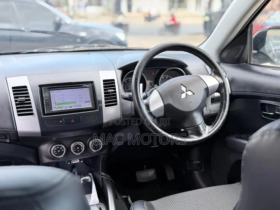 Mitsubishi Outlander 2011 Black