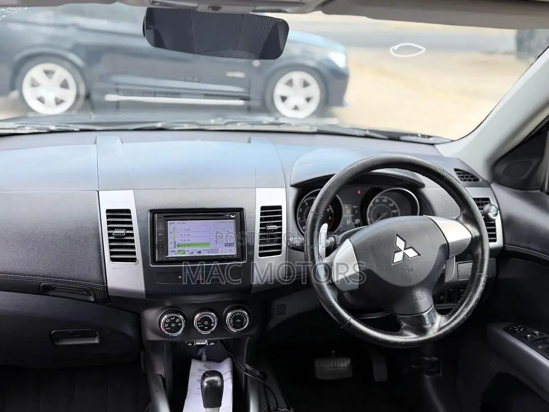 Mitsubishi Outlander 2011 Black