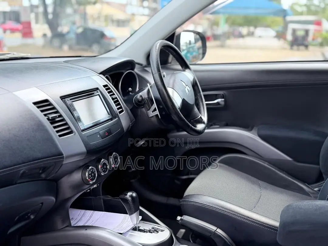 Mitsubishi Outlander 2011 Black