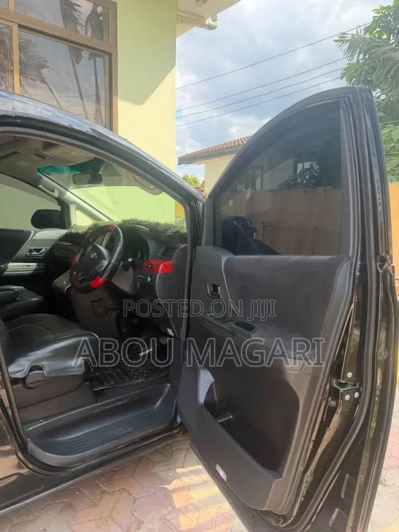Toyota Alphard 2.4 Petrol AWD 2010 Black