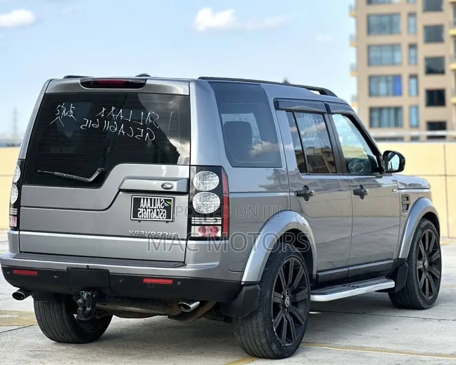 Land Rover Discovery 2016 Silver