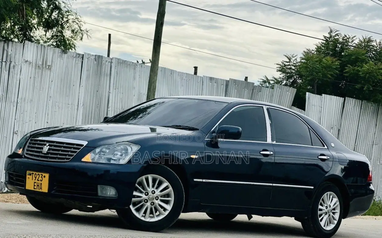 Toyota Crown Royale 2005 Blue