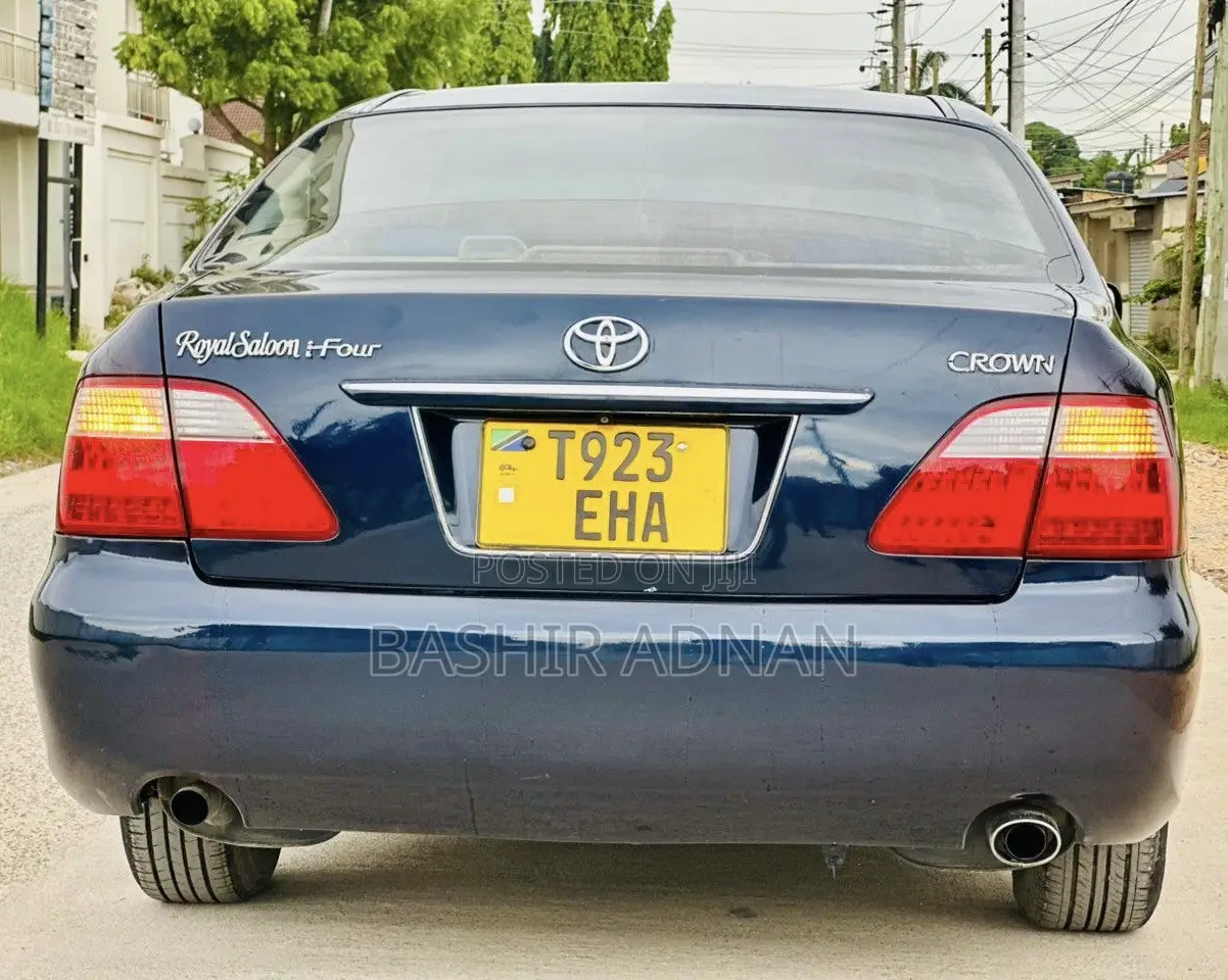 Toyota Crown Royale 2005 Blue