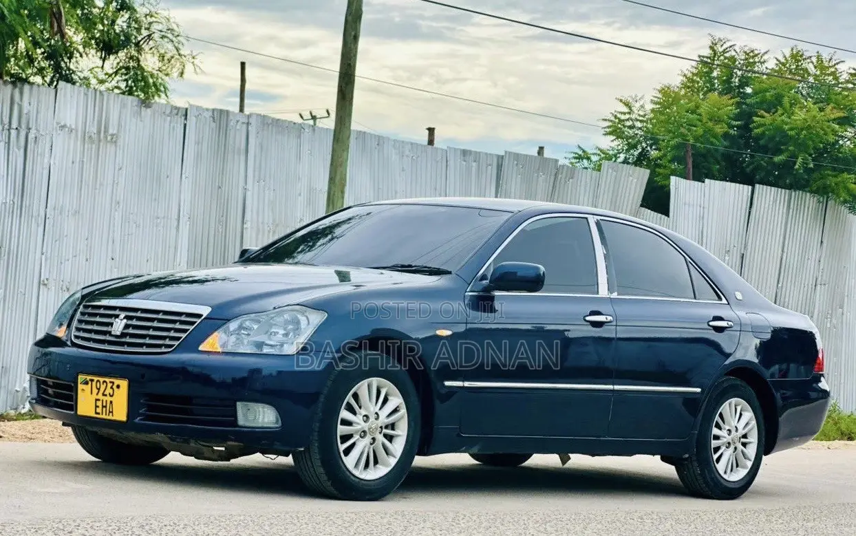 Toyota Crown Royale 2005 Blue