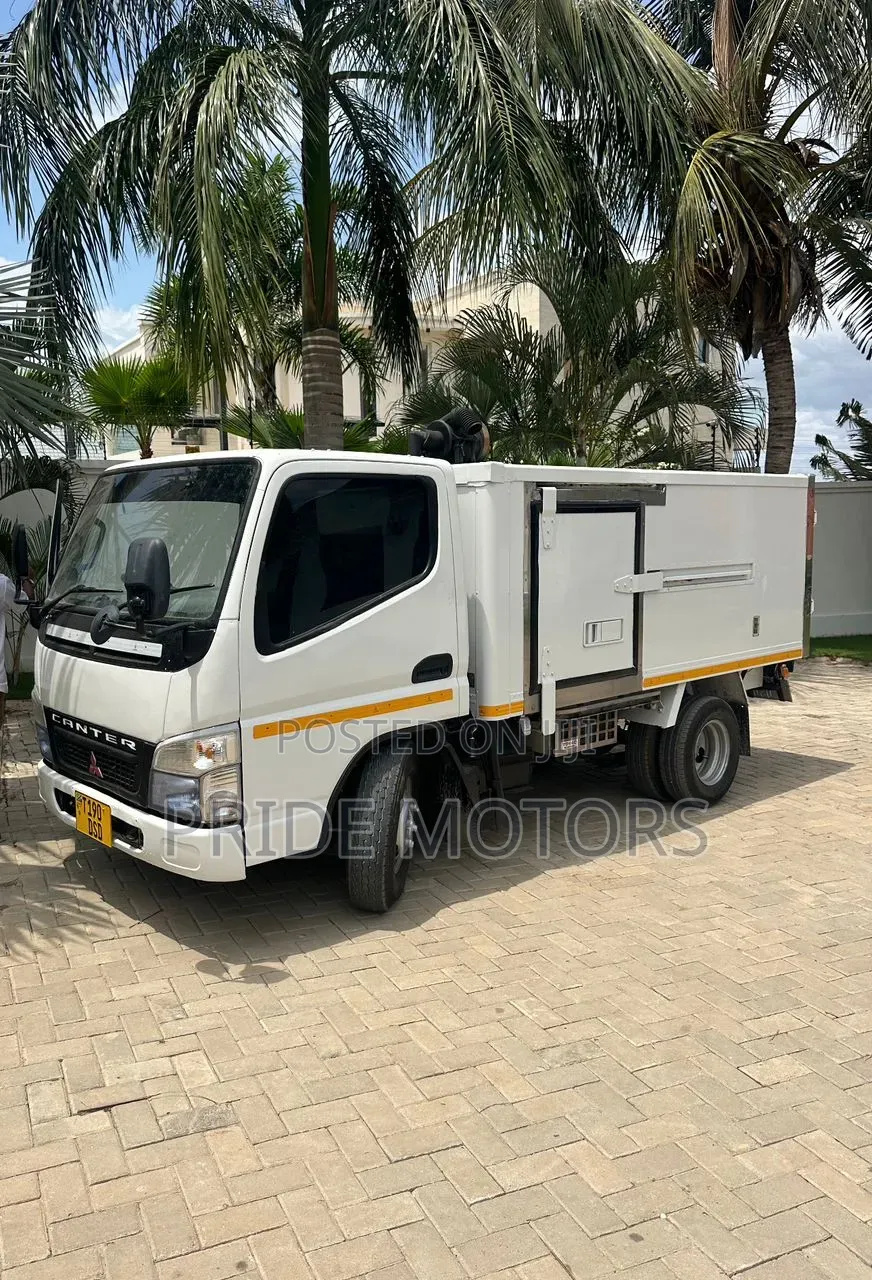Mitsubishi Canter 2008 White