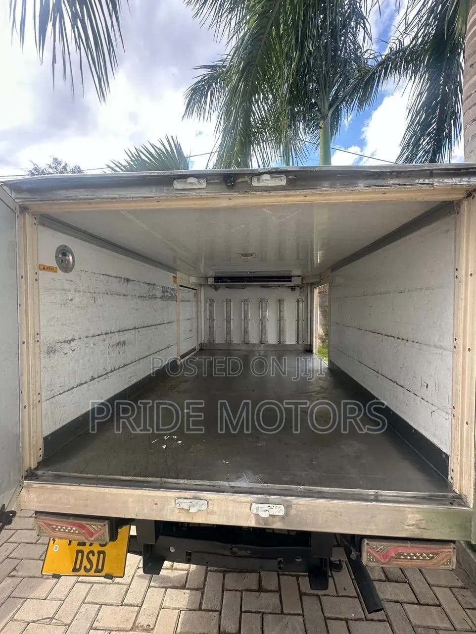 Mitsubishi Canter 2008 White