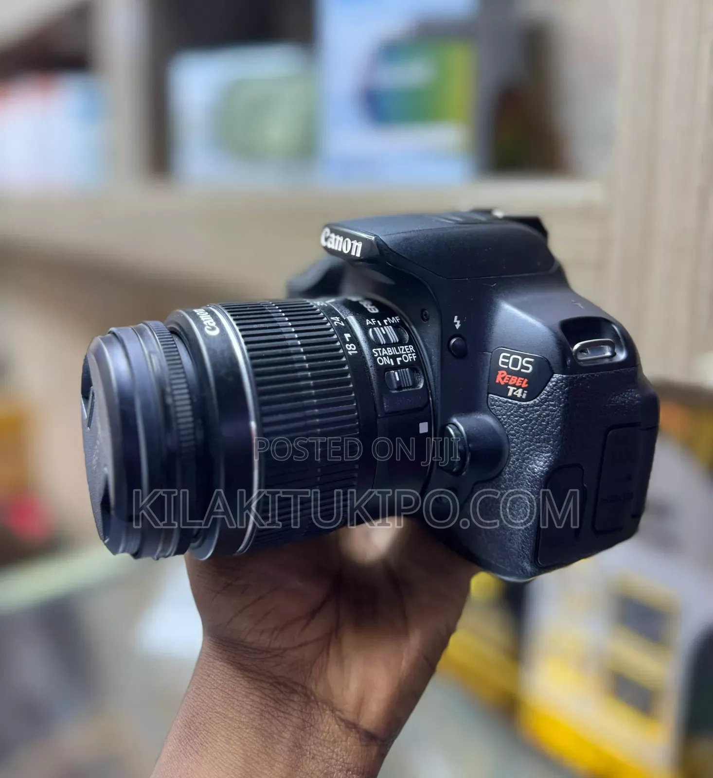 Canon 600D Rebet T4i
Lens 18-55mm
Battery 2