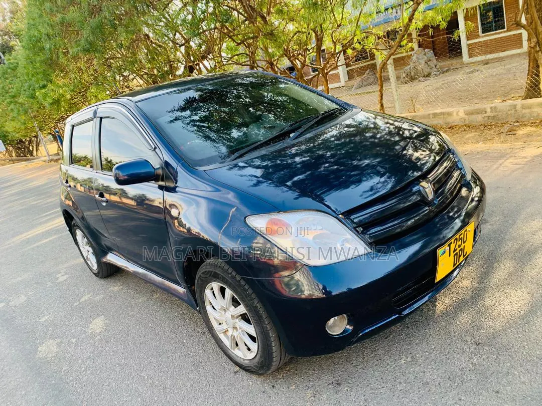 Toyota IST 2005 Black