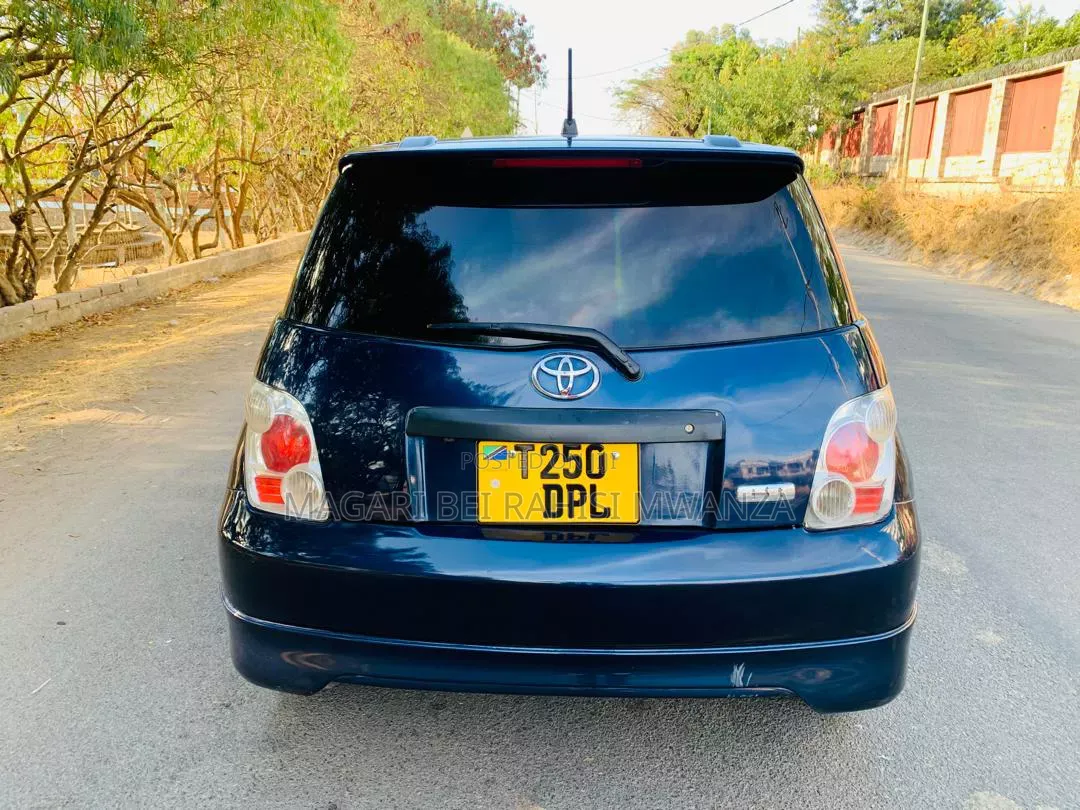 Toyota IST 2005 Black