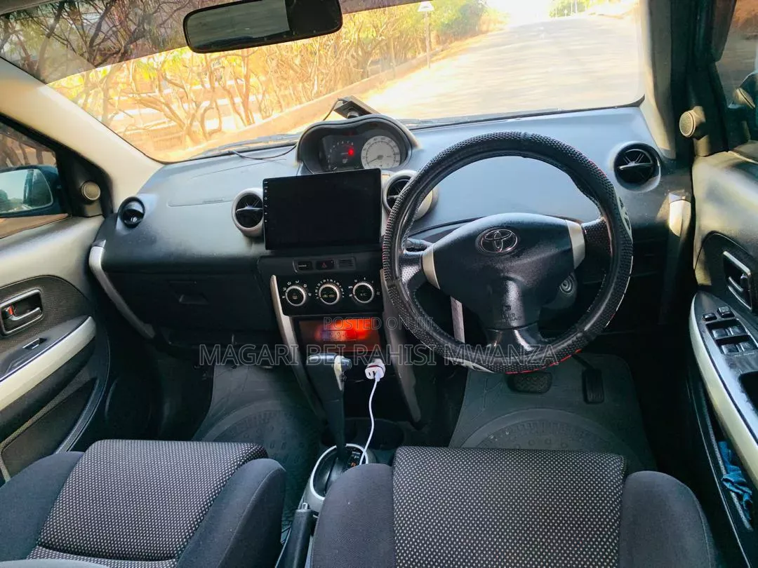 Toyota IST 2005 Black