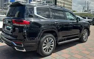 New Toyota Land Cruiser 2025 Ivory