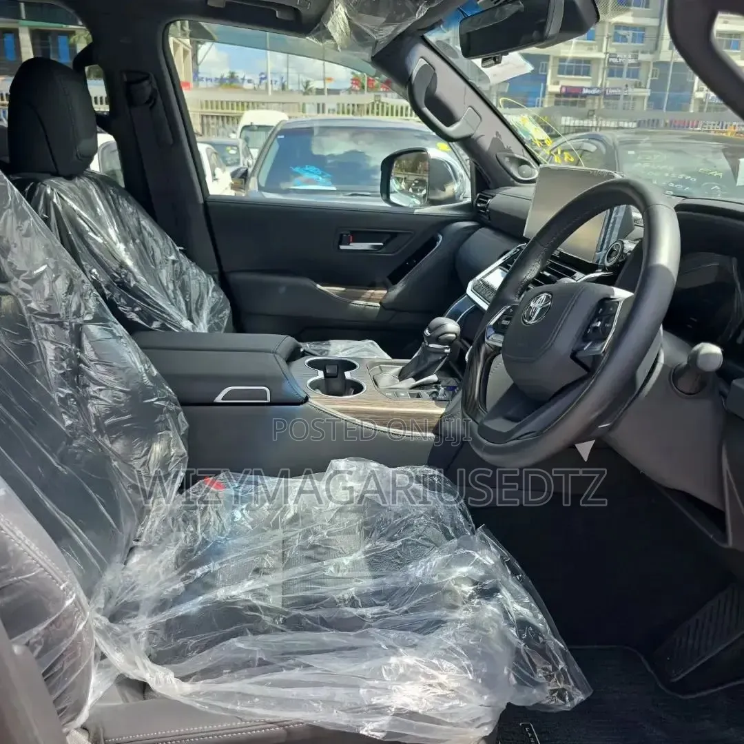 New Toyota Land Cruiser 2025 Ivory