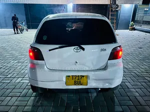 Toyota Vitz 2001 White