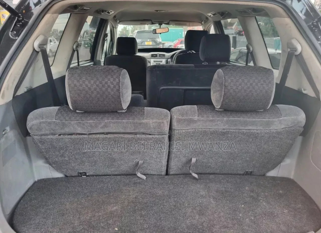 Toyota Vitz 2001 White