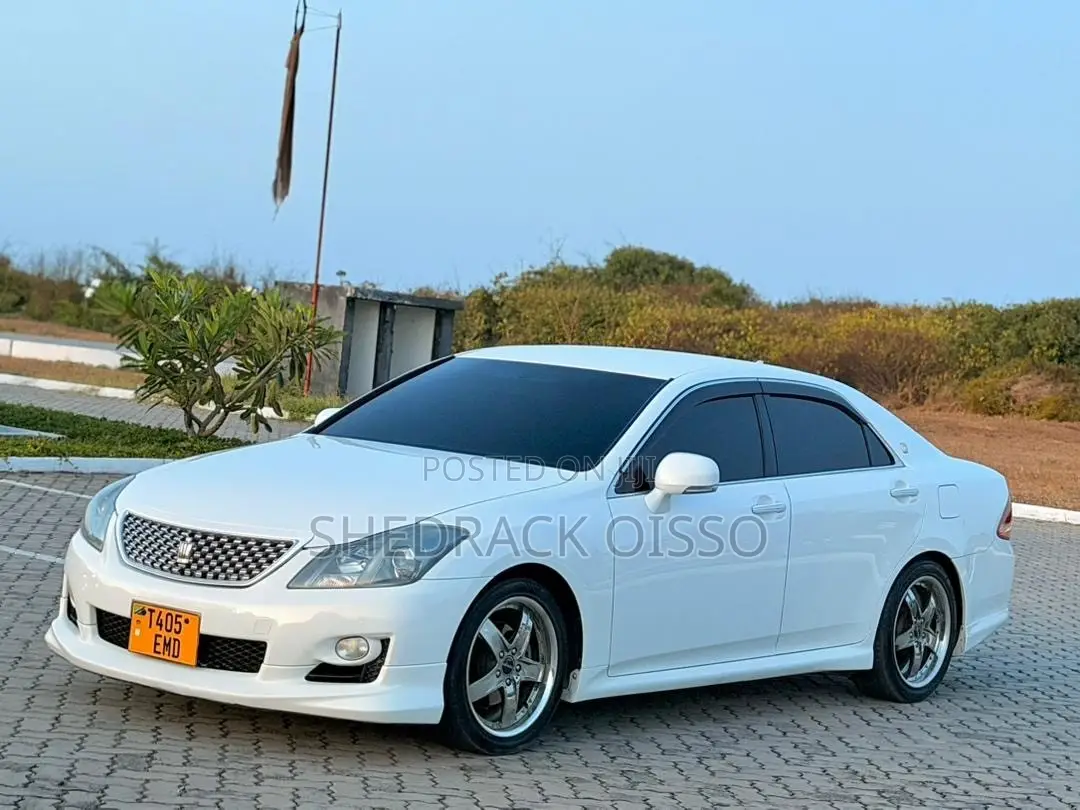 Toyota Crown 2009 White