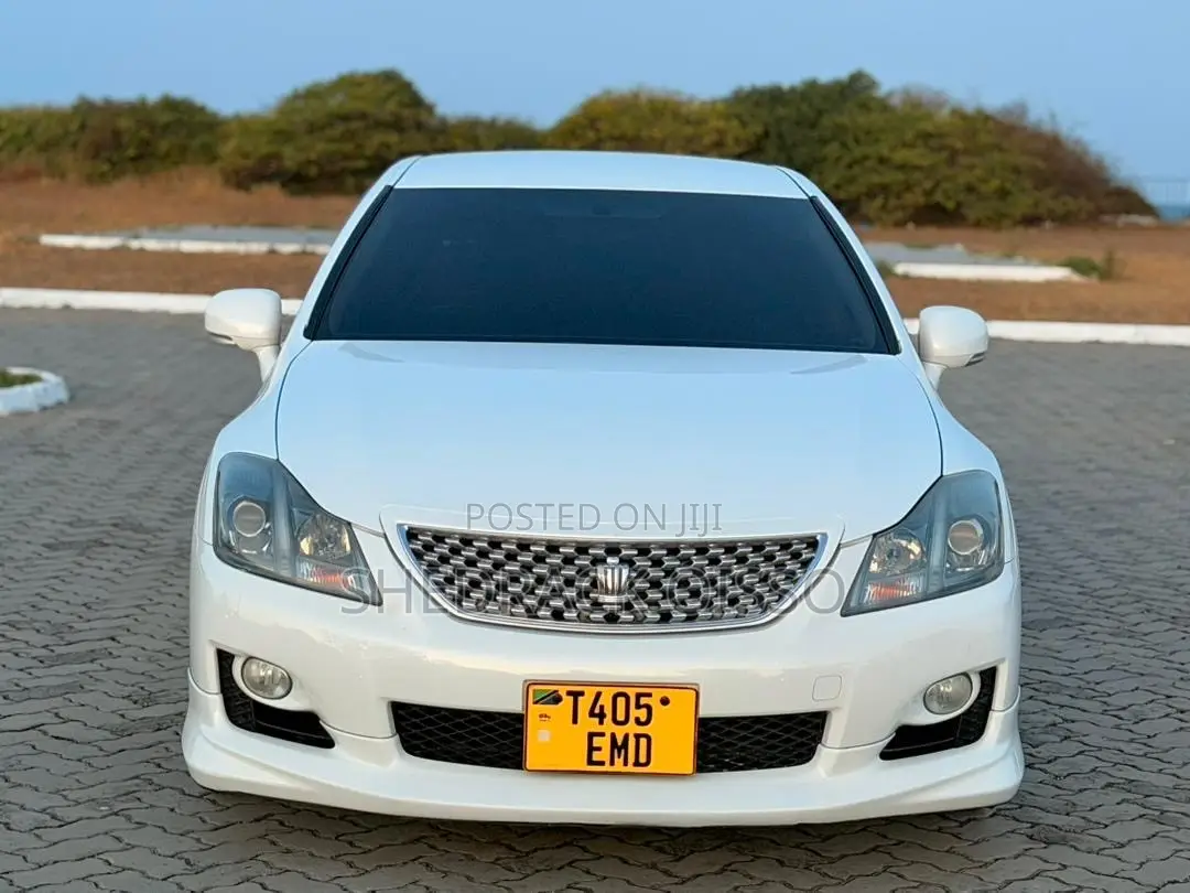 Toyota Crown 2009 White