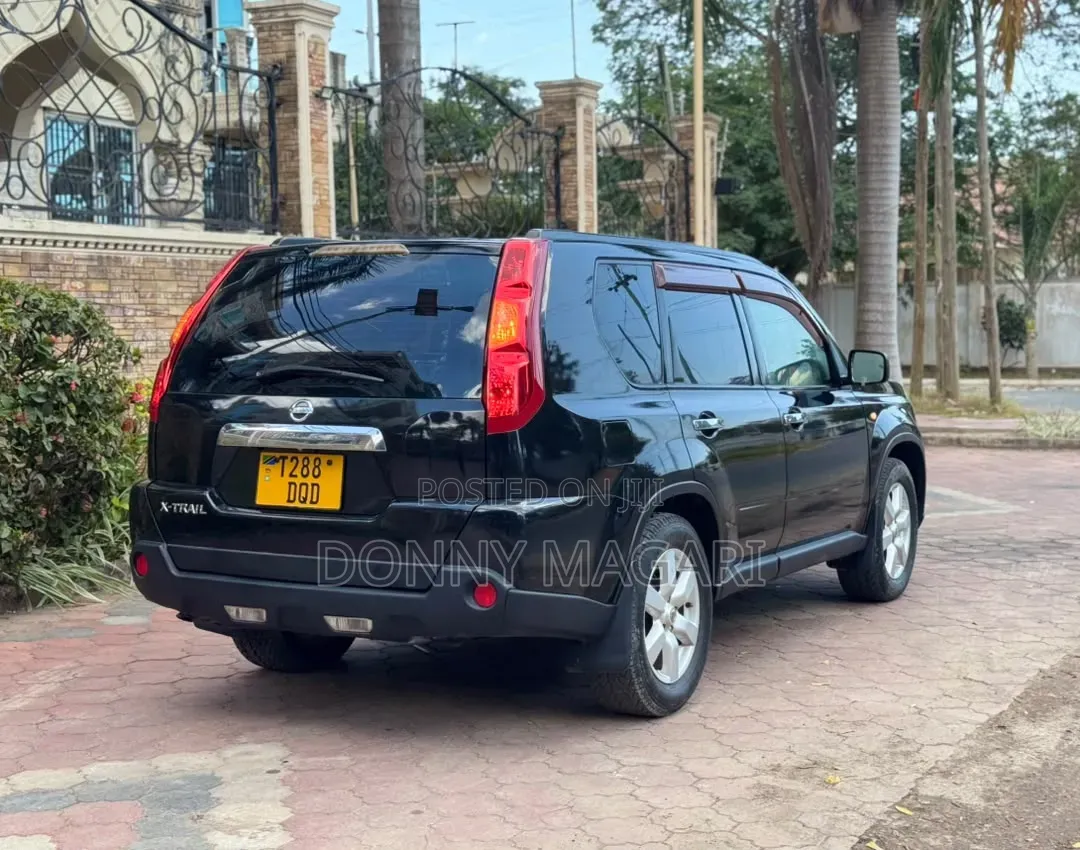 Nissan X-Trail 2010 Black