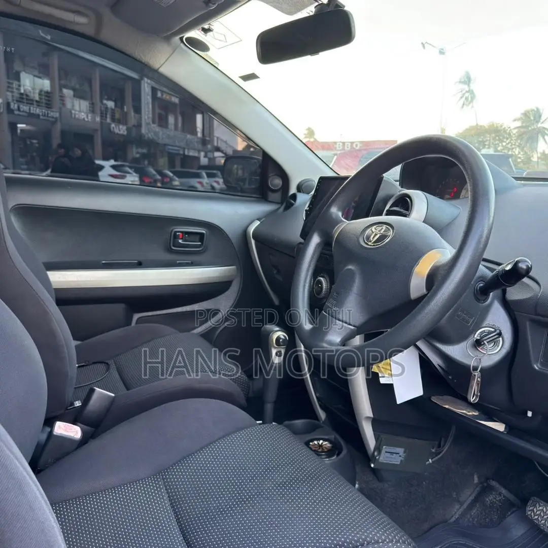 Toyota IST 2004 Blue