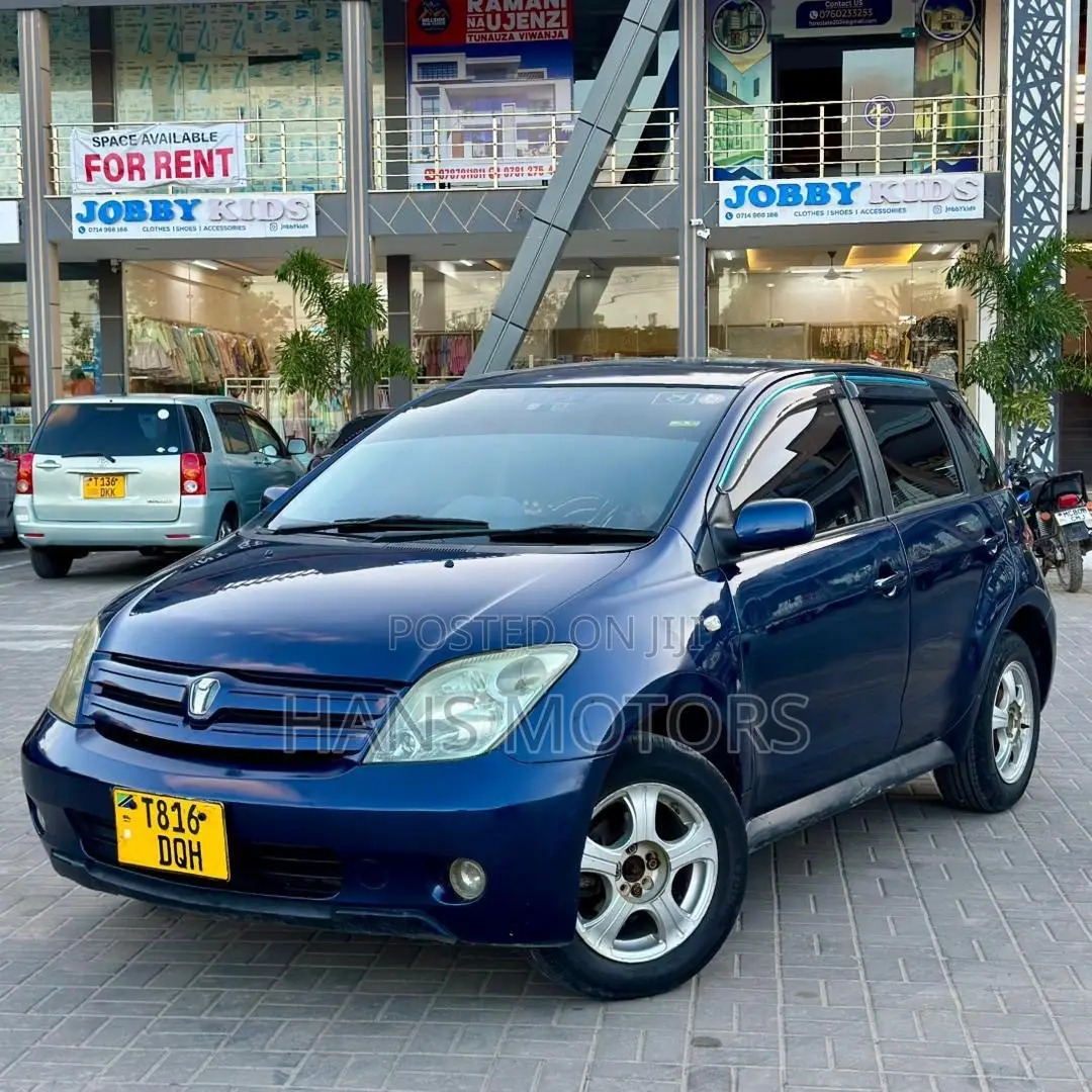 Toyota IST 2004 Blue