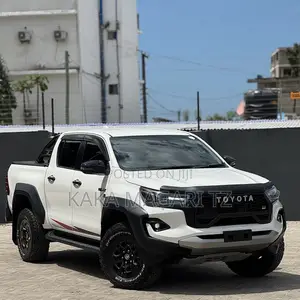 New Toyota Hilux 2025 Pearl