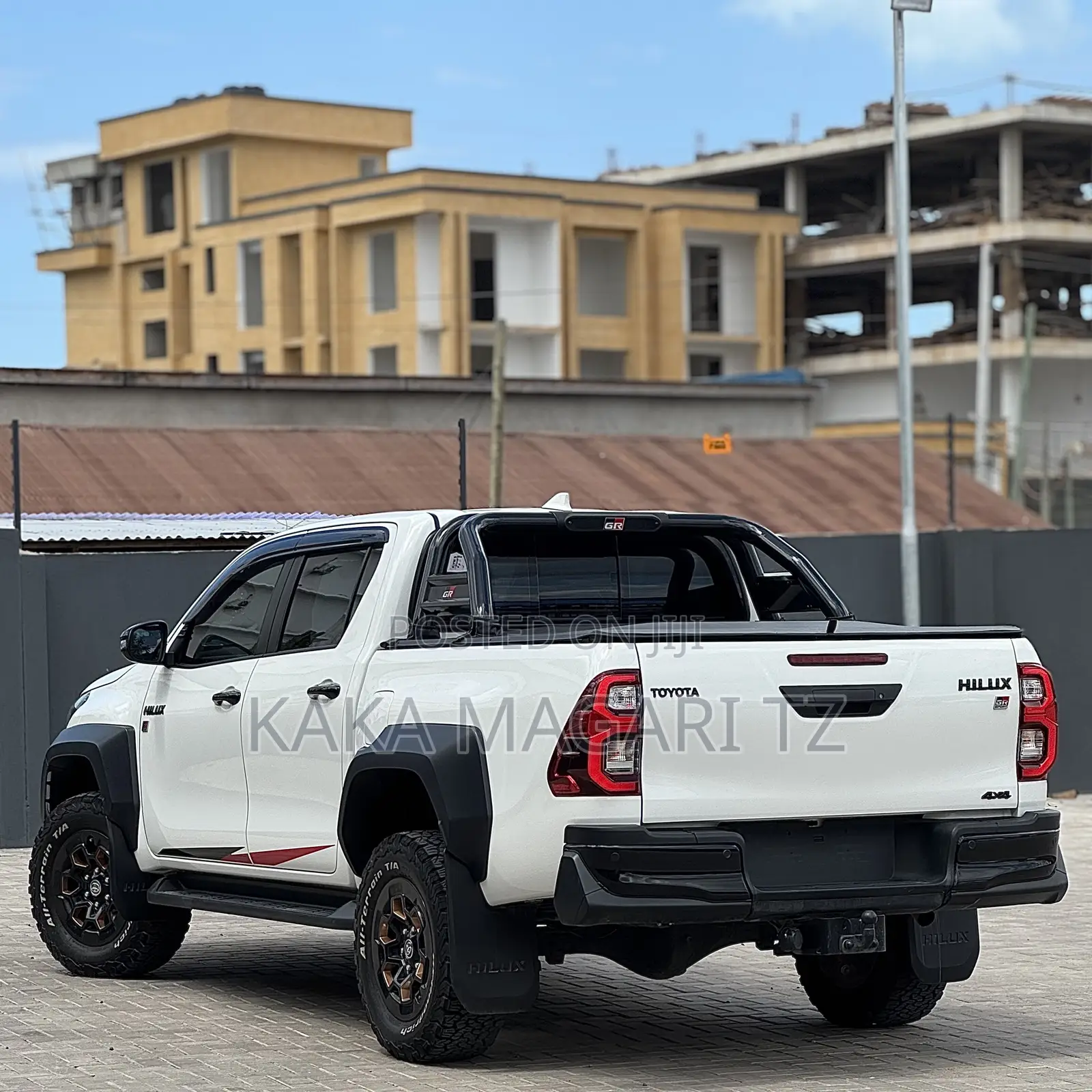 New Toyota Hilux 2025 Pearl