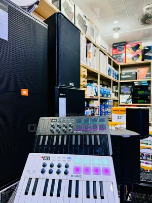Mid Keyboard {With 25 Keys}*