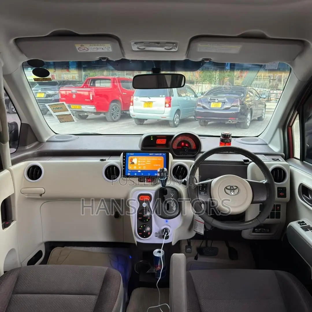 Toyota Spade 2013 Burgundy