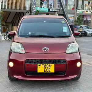Toyota Spade 2013 Burgundy
